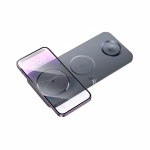 iPhone 15 posé sur station HOCO CQ22 Outstanding en charge magnétique rapide en Algérie