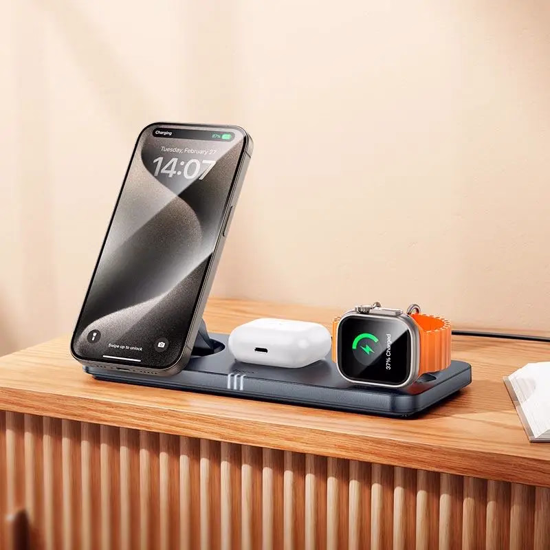 HOCO CQ22 en fonction avec iPhone et Apple Watch sur bureau