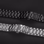 HOCO iWATCH WA32 - Grand series five-bead steel strap(42/44/45/49mm) black - Bracelet élégant pour smartwatch avec une finition de haute qualité , fermoir papillon en acier inoxydable – Image 8